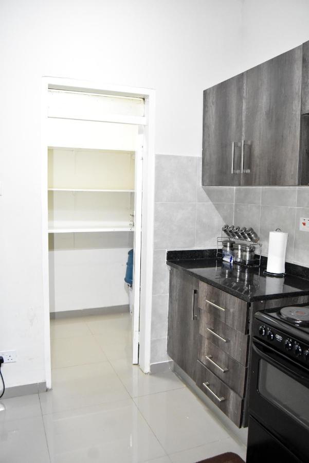 Specious Old Zamtel flats Appartement Lusaka Buitenkant foto